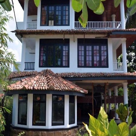 Hikkaduwa Blue Ocean Hotel Exterior photo