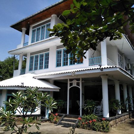 Hikkaduwa Blue Ocean Hotel Exterior photo
