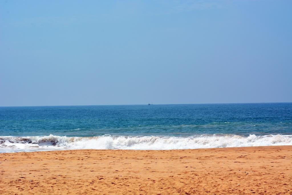 Hikkaduwa Blue Ocean Hotel Exterior photo