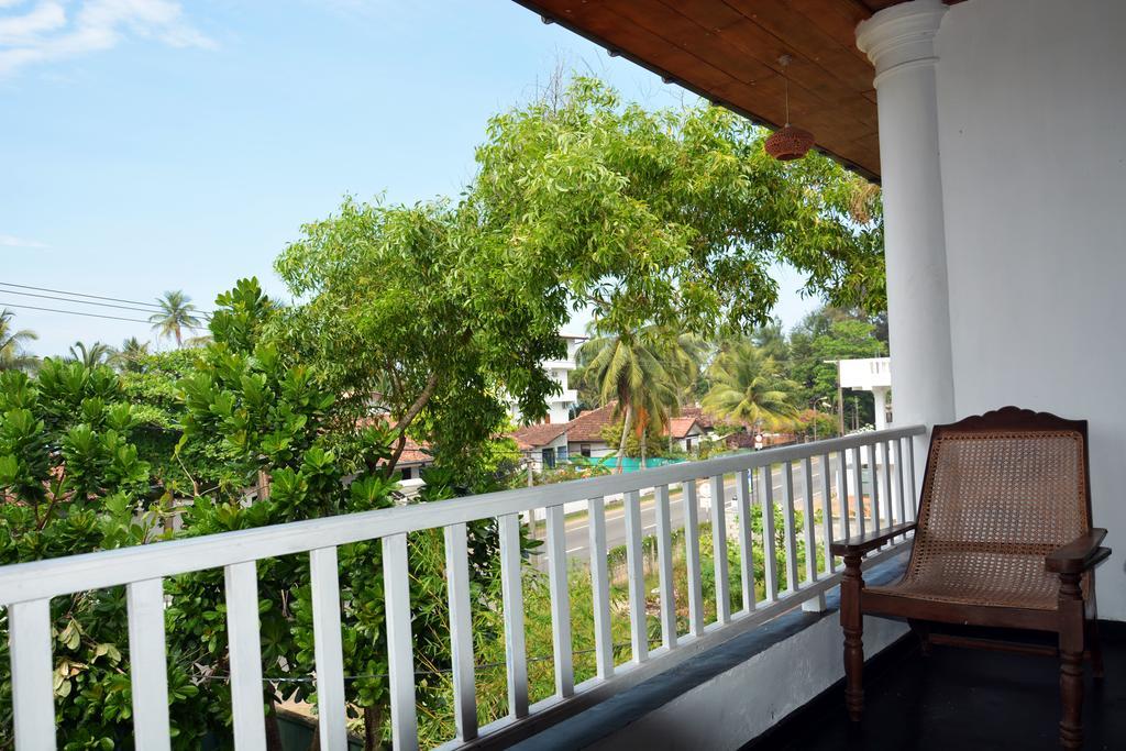 Hikkaduwa Blue Ocean Hotel Exterior photo