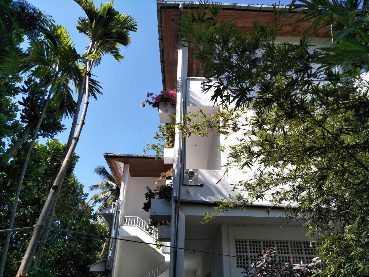 Hikkaduwa Blue Ocean Hotel Exterior photo