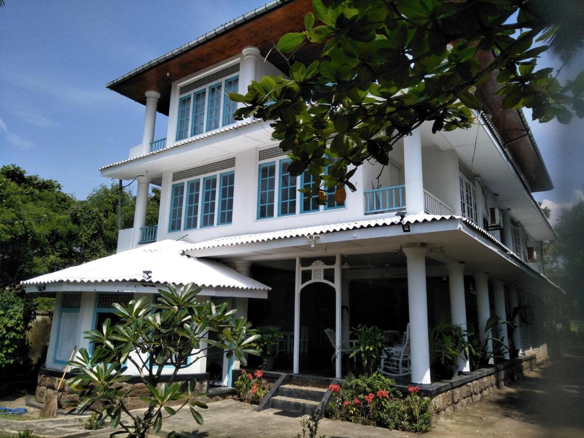 Hikkaduwa Blue Ocean Hotel Exterior photo