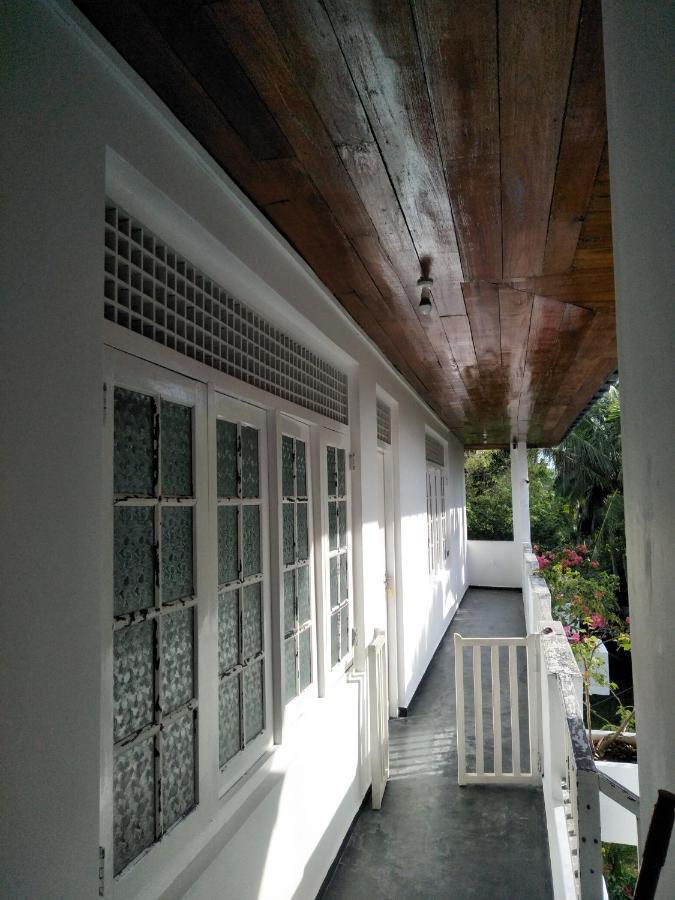 Hikkaduwa Blue Ocean Hotel Exterior photo