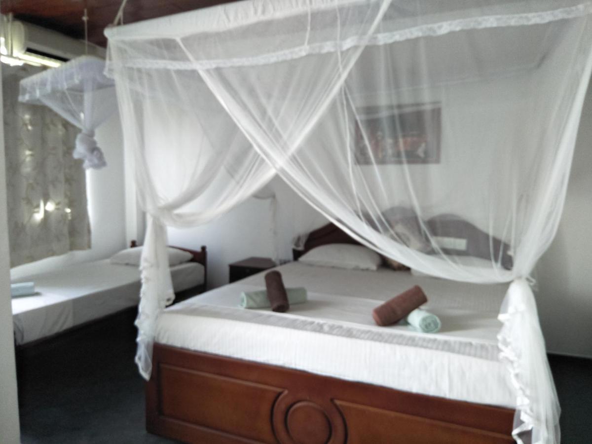 Hikkaduwa Blue Ocean Hotel Exterior photo